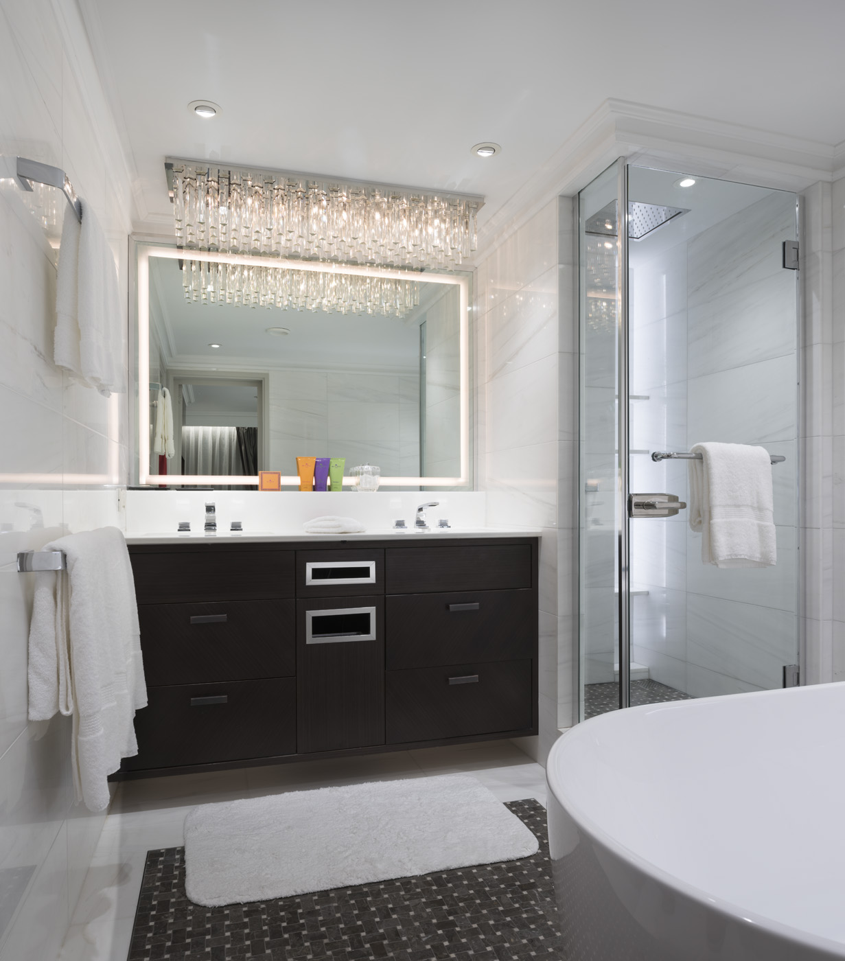 Crystal Cruises - Crystal Esprit - Accommodation - Owners Suite _2_.jpg
